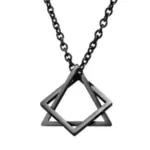 สร้อยคอโซ่โลหะทรงสามเหลี่ยมสีดำ สไตล์วินเทจ